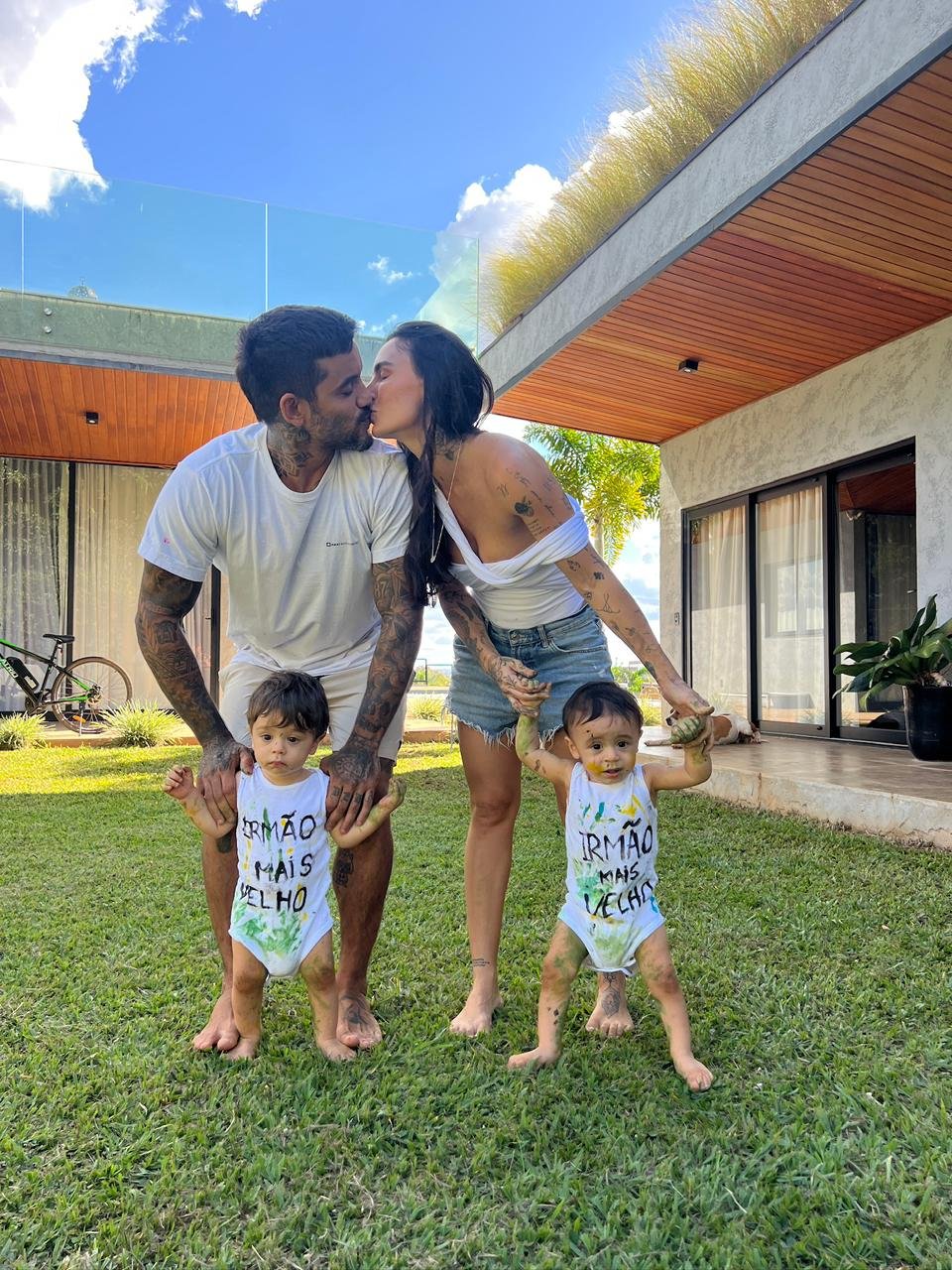 Anna Clara e Andre com os gêmeos